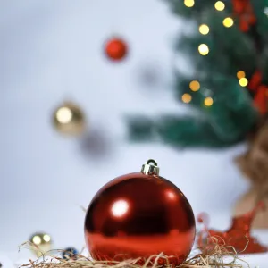 15CM JUMBO RED SHINY BAUBLE